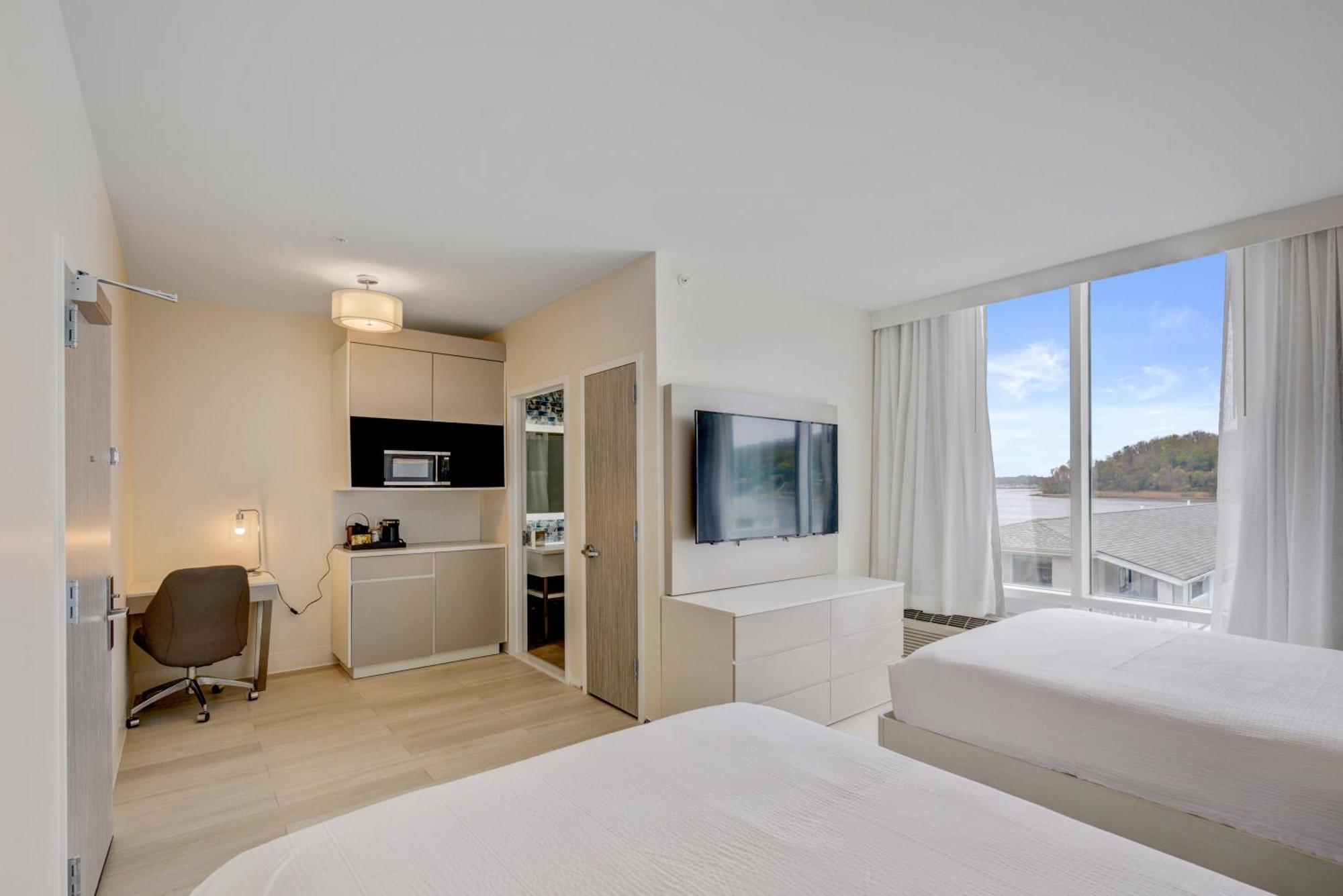 Hotel Beachwalk At 3*