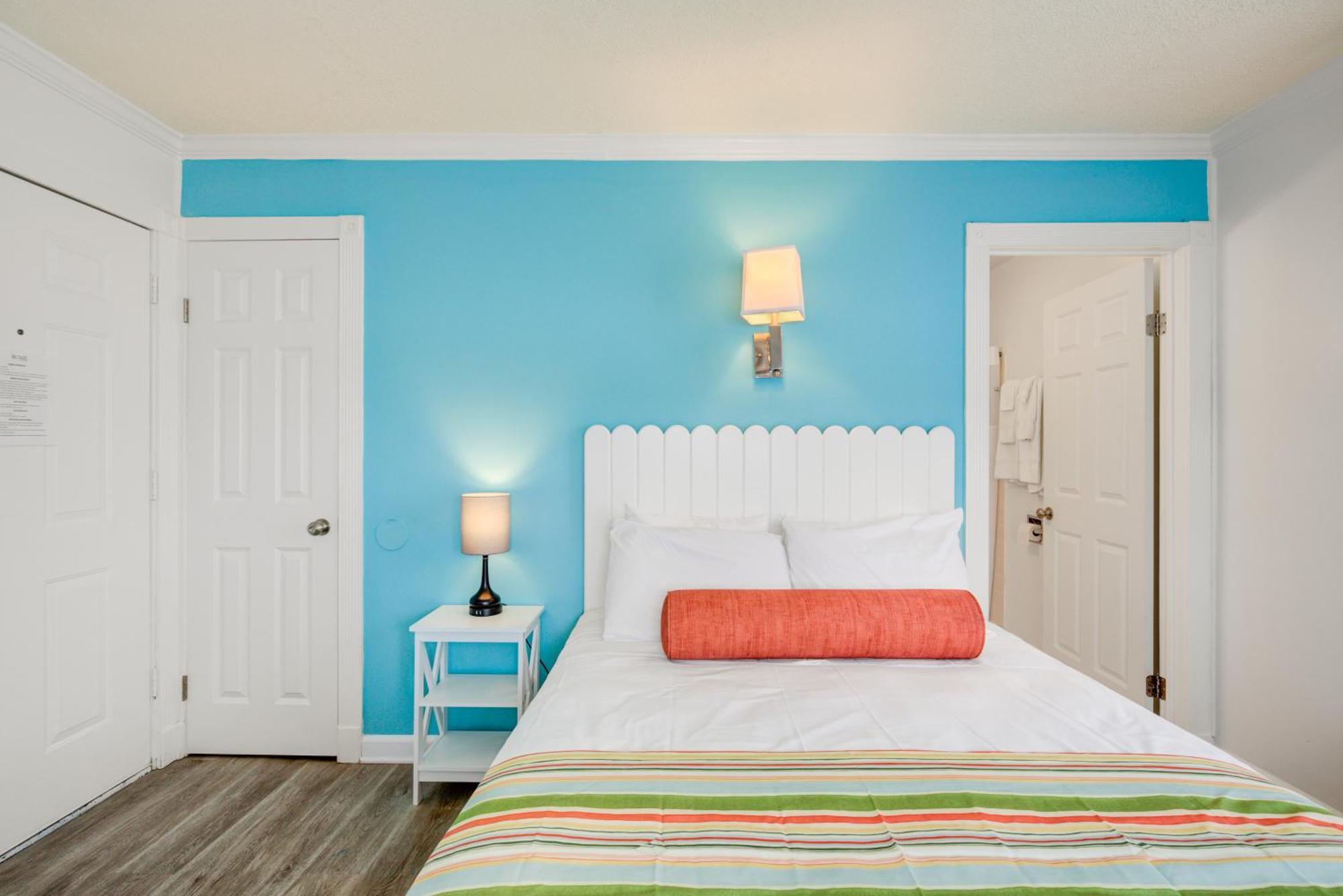 Beachwalk At 3*