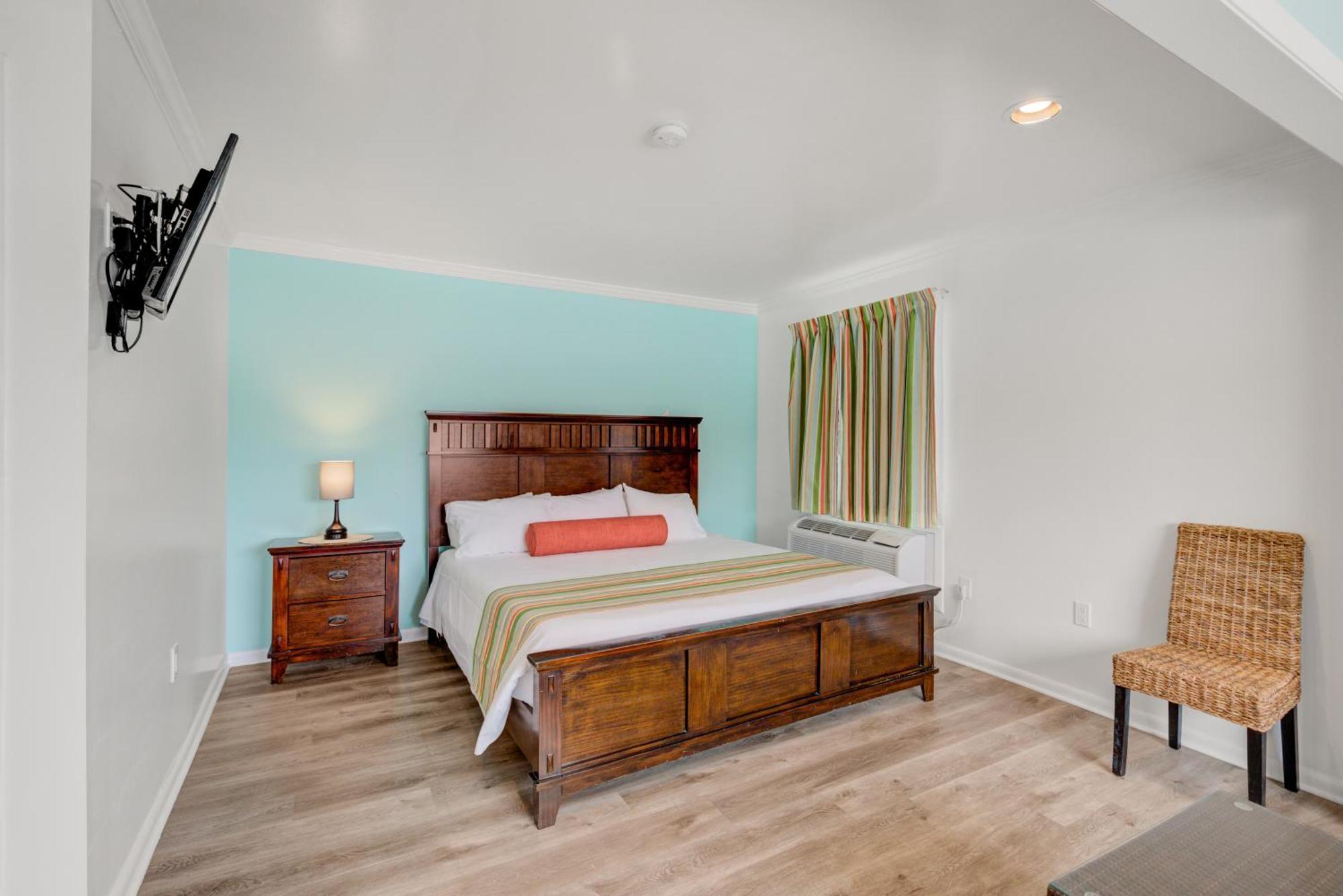 Beachwalk At 3*